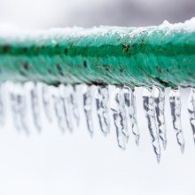 Kabely lze použít k ochraně potrubí před zamrznutím
